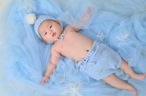 弥勒宝宝要不要穿袜子 弥勒宝宝要不要穿袜子