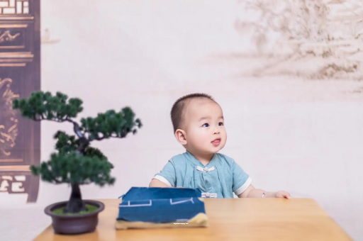 弥勒二岁宝宝发型